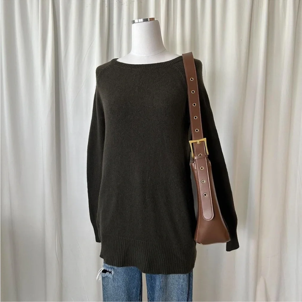 Theory 100% Cashmere crew neck green sweater size medium. - Picture 3 of 8